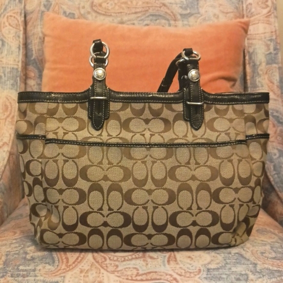 Coach Bag - Picture 3 of 12